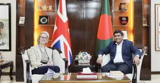 প্রতিরক্ষা উপদেষ্টার সঙ্গে ব্রিটিশ হাইকমিশনারের সাক্ষাৎ